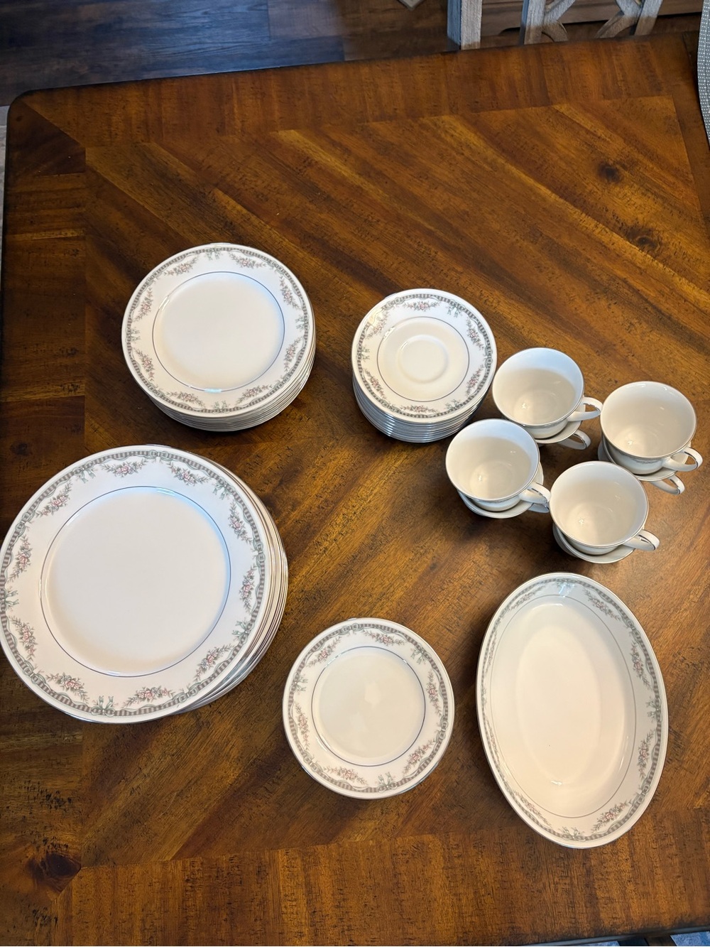 Classic Noritake Bridal Ribbon White China Dinnerware Set